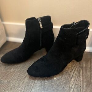 Anne Klein Black Ankle Booties Faux Suede 8.5